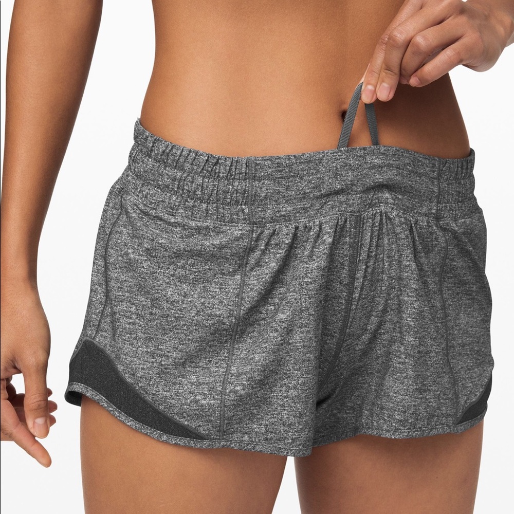 Lululemon Hotty Hot Low-Rise Lined Short 2.5”